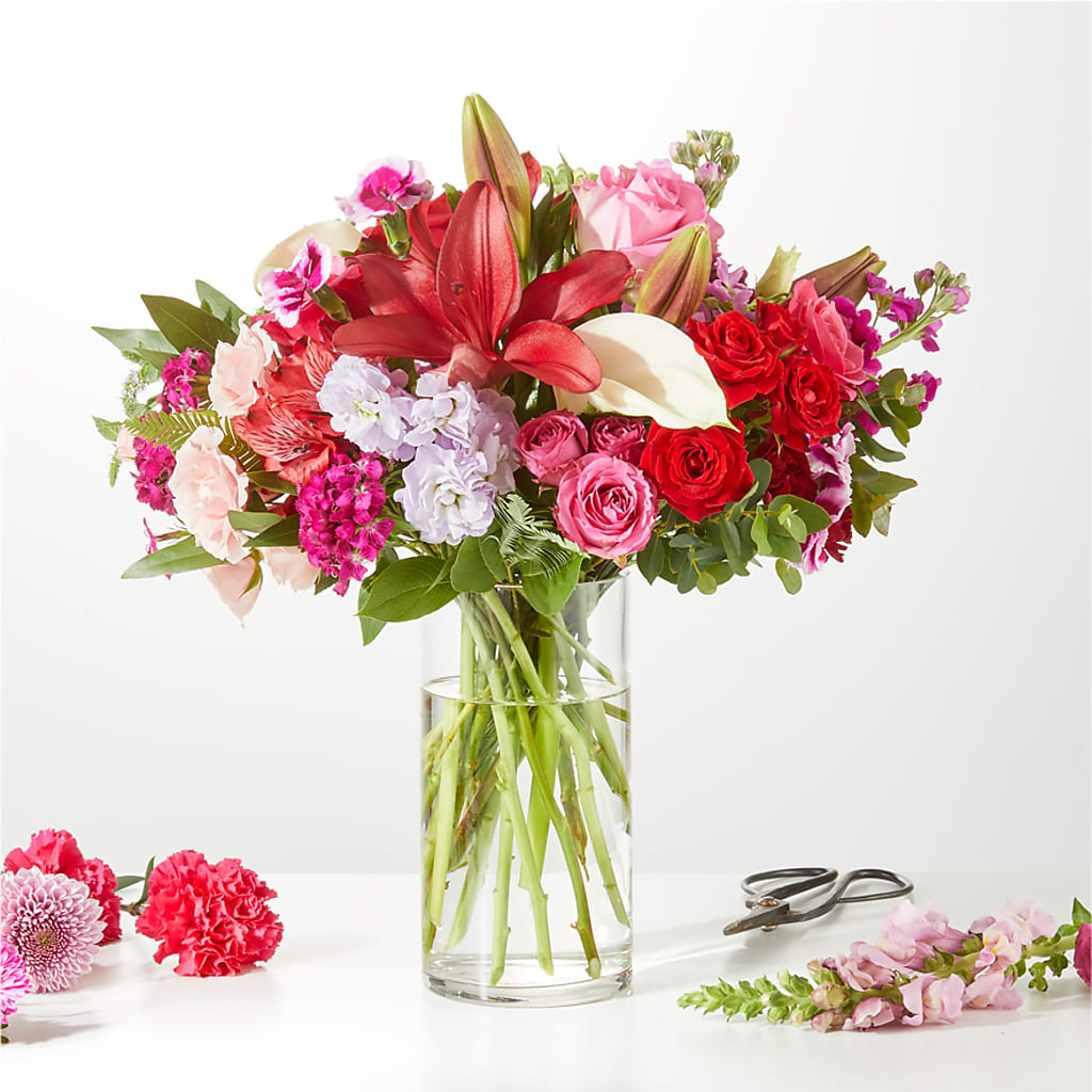 Swooning Over You - A Luxury Florist Original – TIM'S TREEHOUSE NURSERY & FLORAL, Sutherlin OR