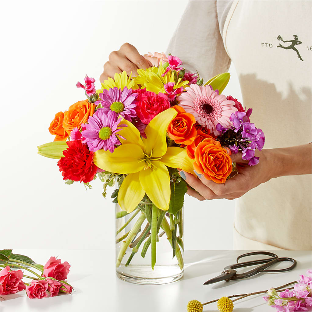 Cue the Confetti - A Florist Original – TIM'S TREEHOUSE NURSERY & FLORAL, Sutherlin OR