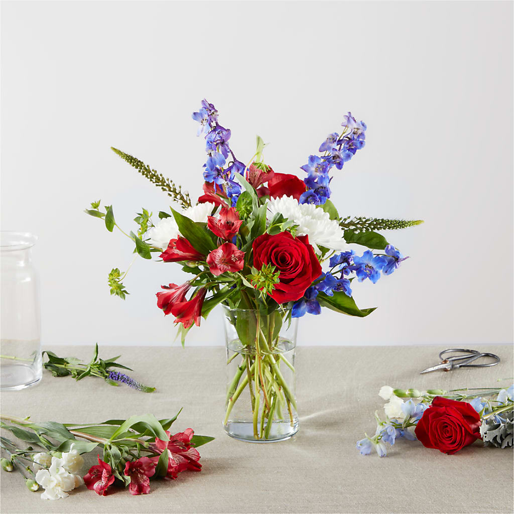 Star Spangled - A Florist Original – TIM'S TREEHOUSE NURSERY & FLORAL, Sutherlin OR