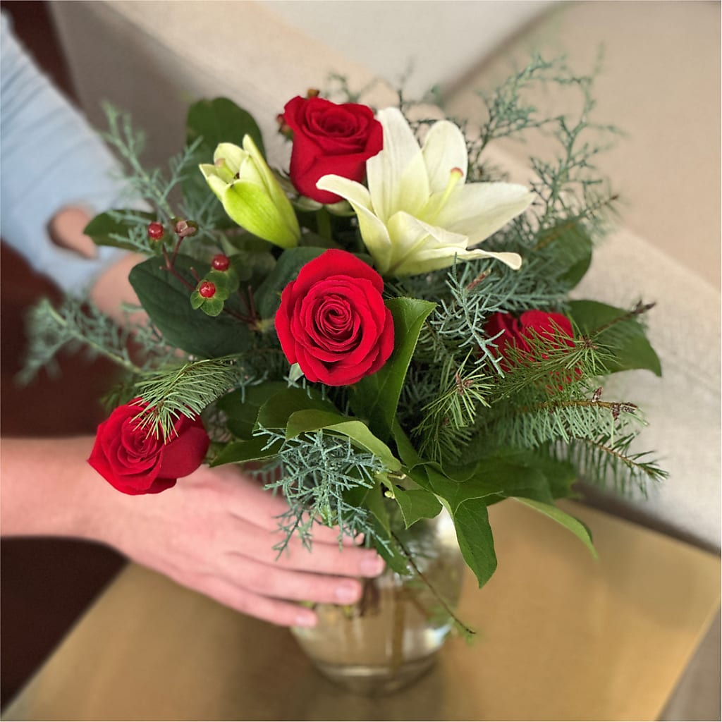 Glittering Lights Bouquet – TIM'S TREEHOUSE NURSERY & FLORAL, Sutherlin OR