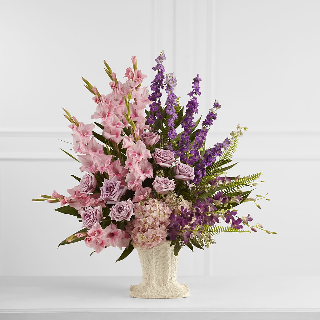 Flowing Garden Arrangement – TIM'S TREEHOUSE NURSERY & FLORAL, Sutherlin OR