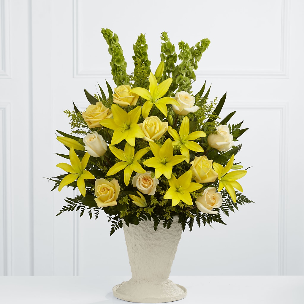 Golden Memories Arrangement – TIM'S TREEHOUSE NURSERY & FLORAL, Sutherlin OR