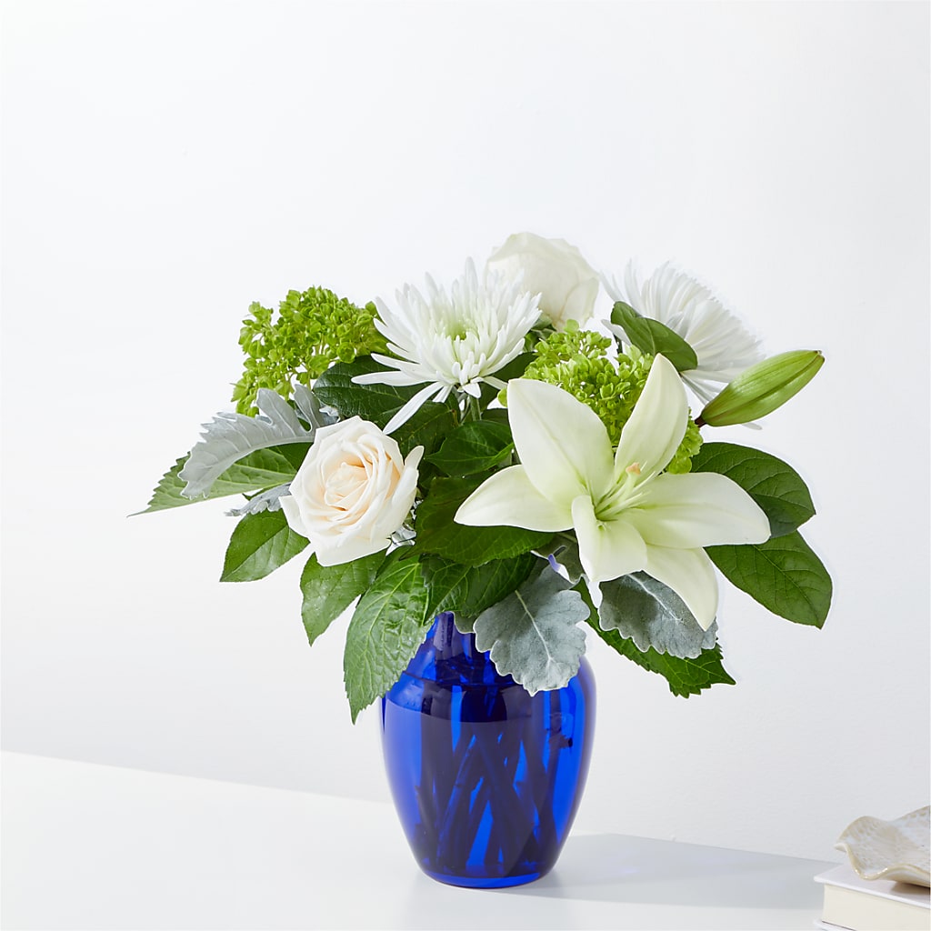 Snowy Dreams Bouquet – TIM'S TREEHOUSE NURSERY & FLORAL, Sutherlin OR