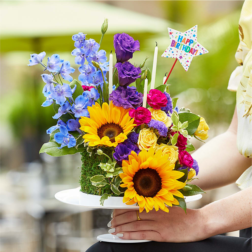 Star of the Day Floral Cake – TIM'S TREEHOUSE NURSERY & FLORAL, Sutherlin OR