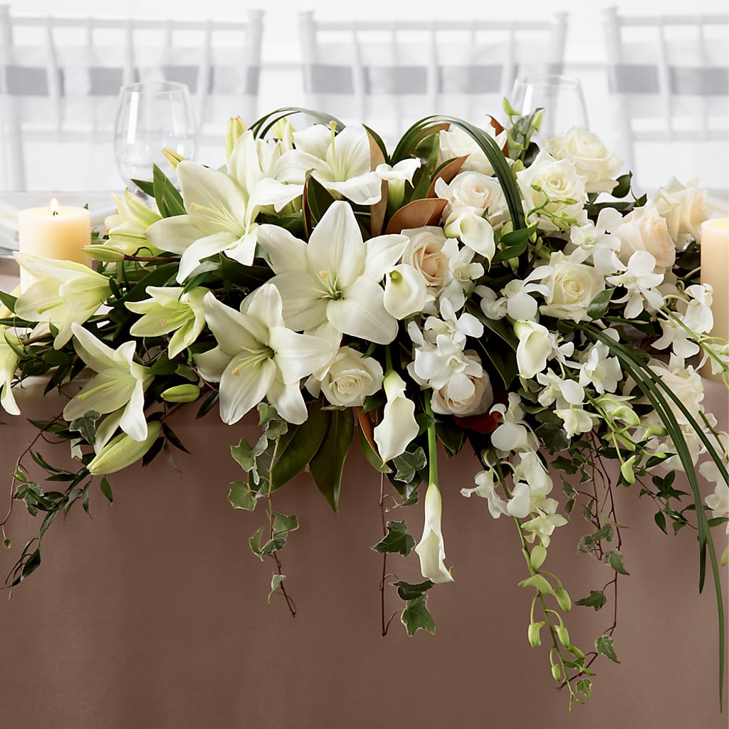 White Linen Arrangement – TIM'S TREEHOUSE NURSERY & FLORAL, Sutherlin OR