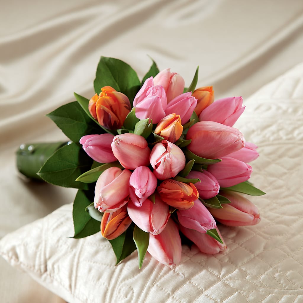 Embraceable Bouquet – TIM'S TREEHOUSE NURSERY & FLORAL, Sutherlin OR