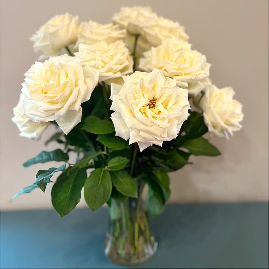 Long Stem Yellow Rose Bouquet – TIM'S TREEHOUSE NURSERY & FLORAL, Sutherlin OR