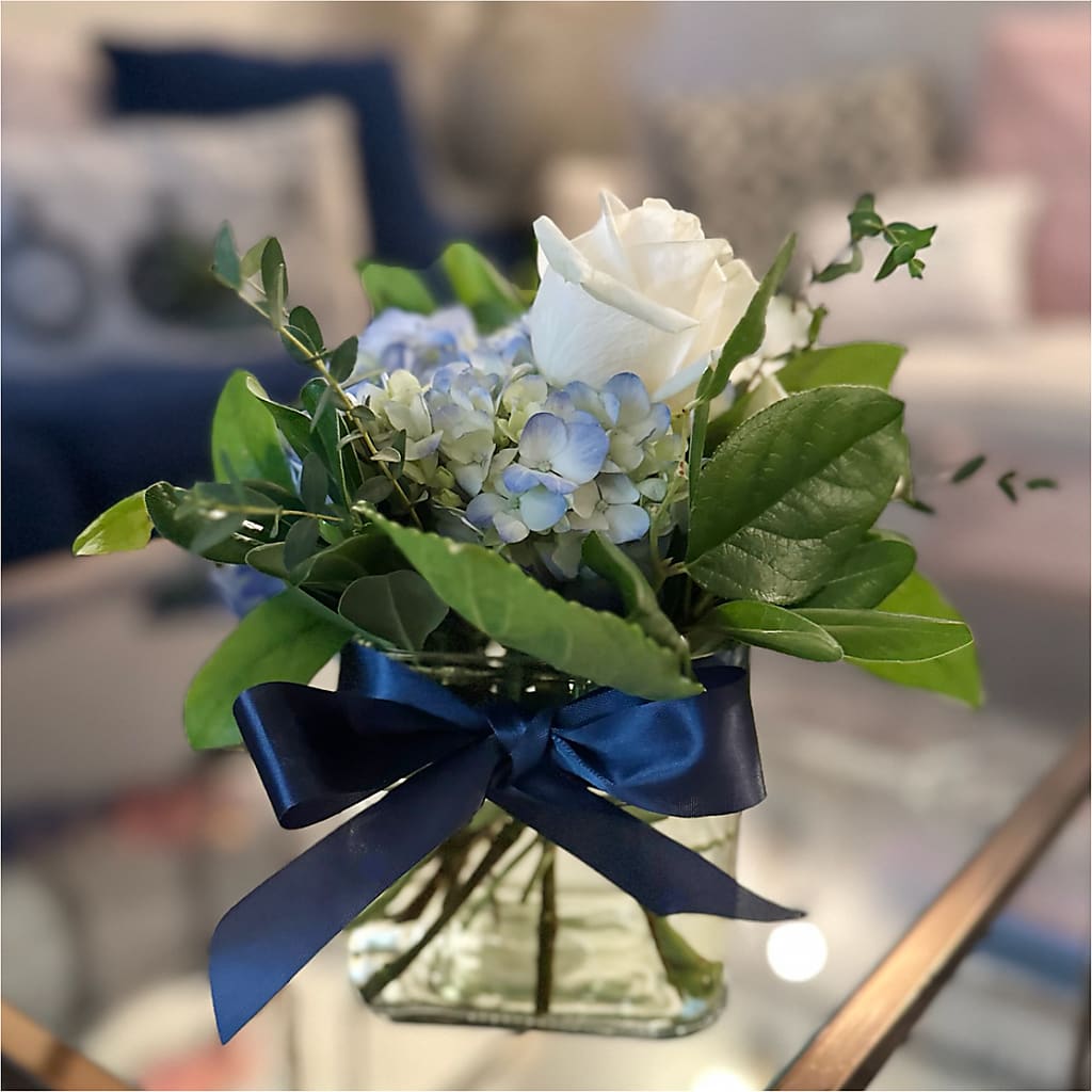 Sky Blue Delight Bouquet – TIM'S TREEHOUSE NURSERY & FLORAL, Sutherlin OR