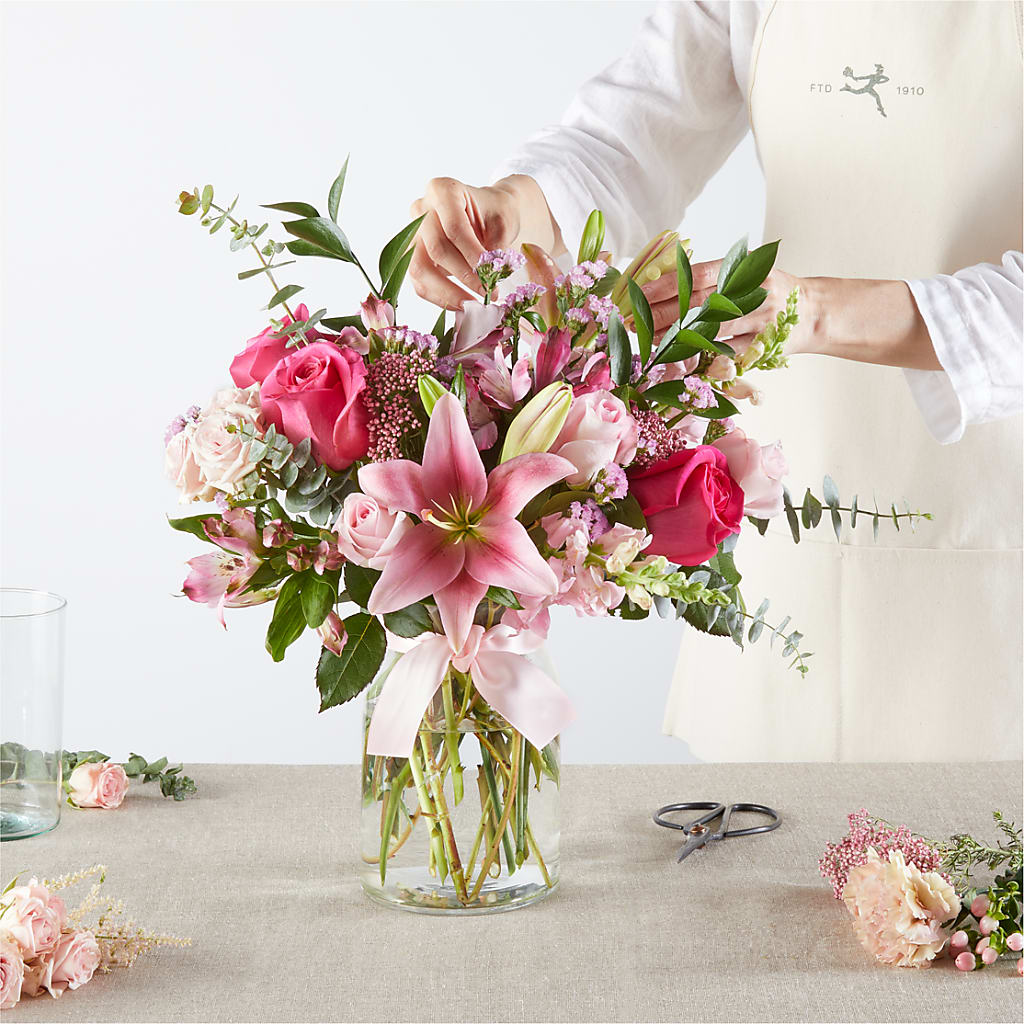 Pink Ribbon - A Florist Original – TIM'S TREEHOUSE NURSERY & FLORAL, Sutherlin OR