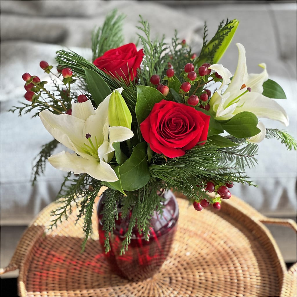 Evergreen Delight Bouquet – TIM'S TREEHOUSE NURSERY & FLORAL, Sutherlin OR