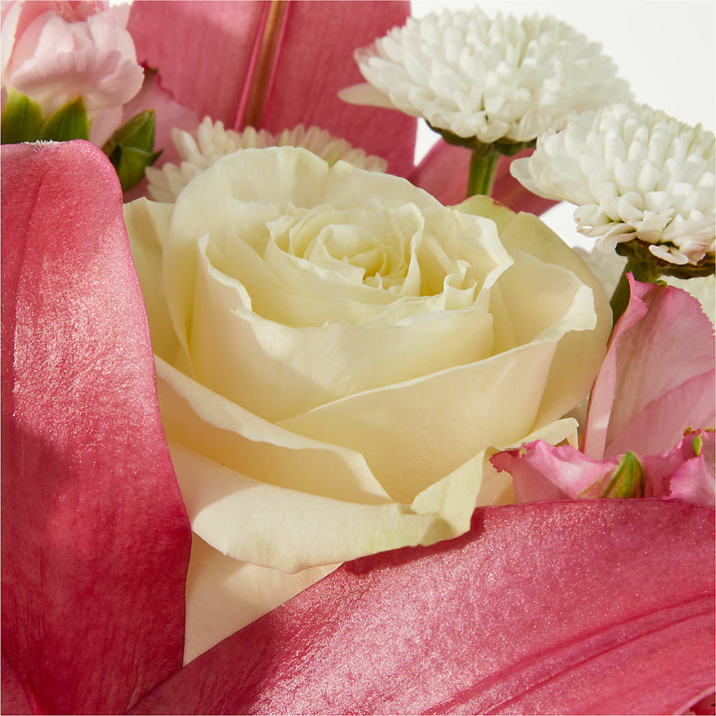 Piece of Cake Bouquet – TIM'S TREEHOUSE NURSERY & FLORAL, Sutherlin OR