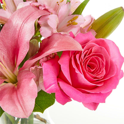Lots of Love Bouquet – TIM'S TREEHOUSE NURSERY & FLORAL, Sutherlin OR