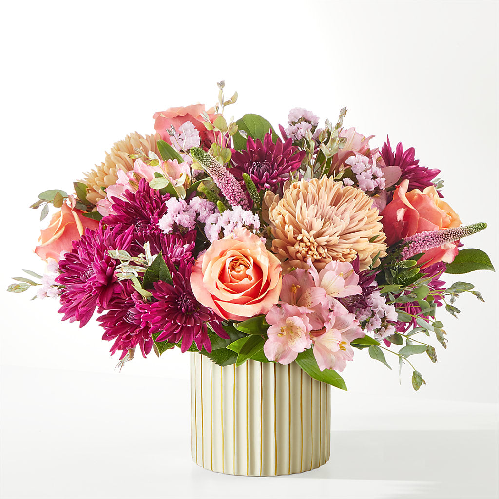 Berry Cobbler Bouquet with Ivory Vase – TIM'S TREEHOUSE NURSERY & FLORAL, Sutherlin OR