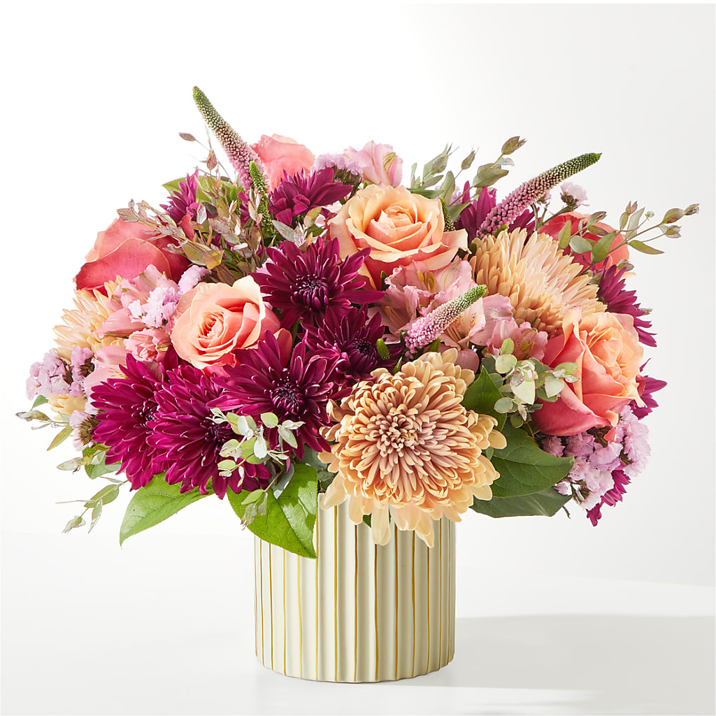 Berry Cobbler Bouquet with Ivory Vase – TIM'S TREEHOUSE NURSERY & FLORAL, Sutherlin OR