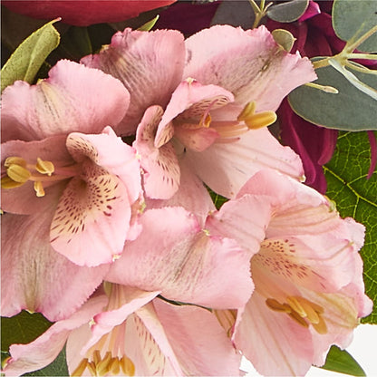 Berry Cobbler Bouquet – TIM'S TREEHOUSE NURSERY & FLORAL, Sutherlin OR