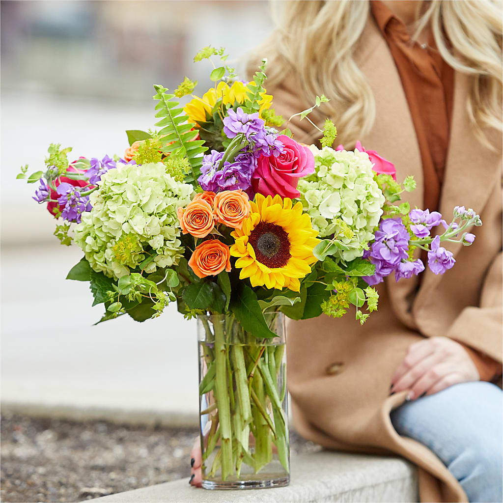 Vibrant Greetings Bouquet – TIM'S TREEHOUSE NURSERY & FLORAL, Sutherlin OR