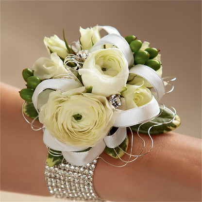 White Wedding Corsage – TIM'S TREEHOUSE NURSERY & FLORAL, Sutherlin OR